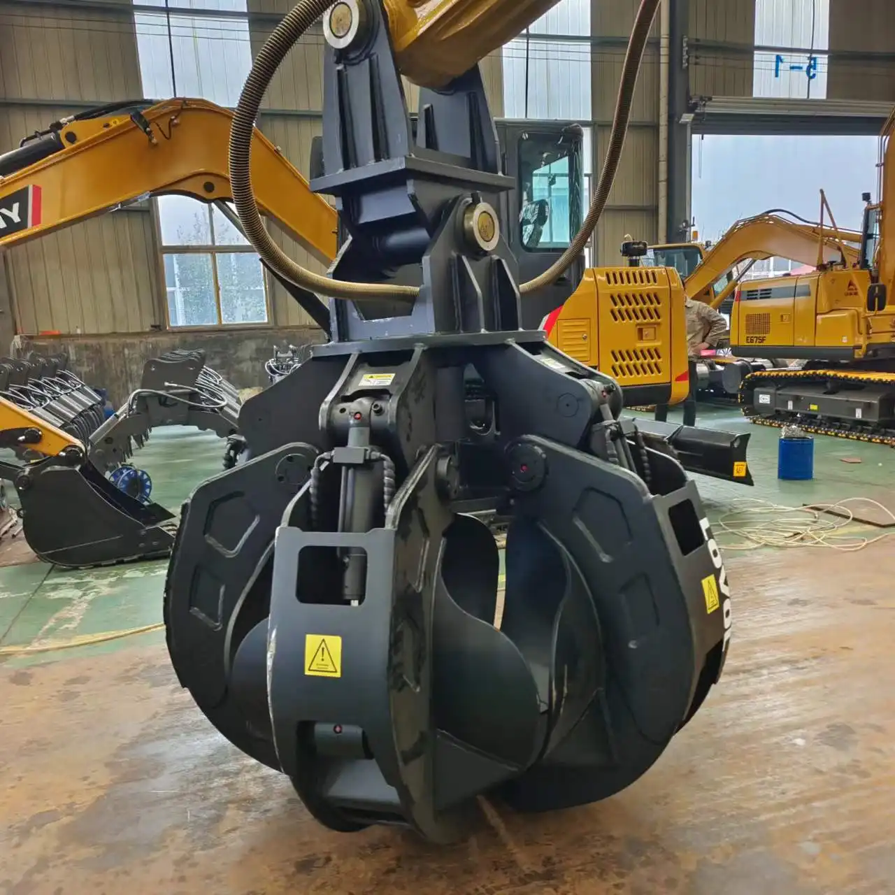 How does excavator metal scrap work?